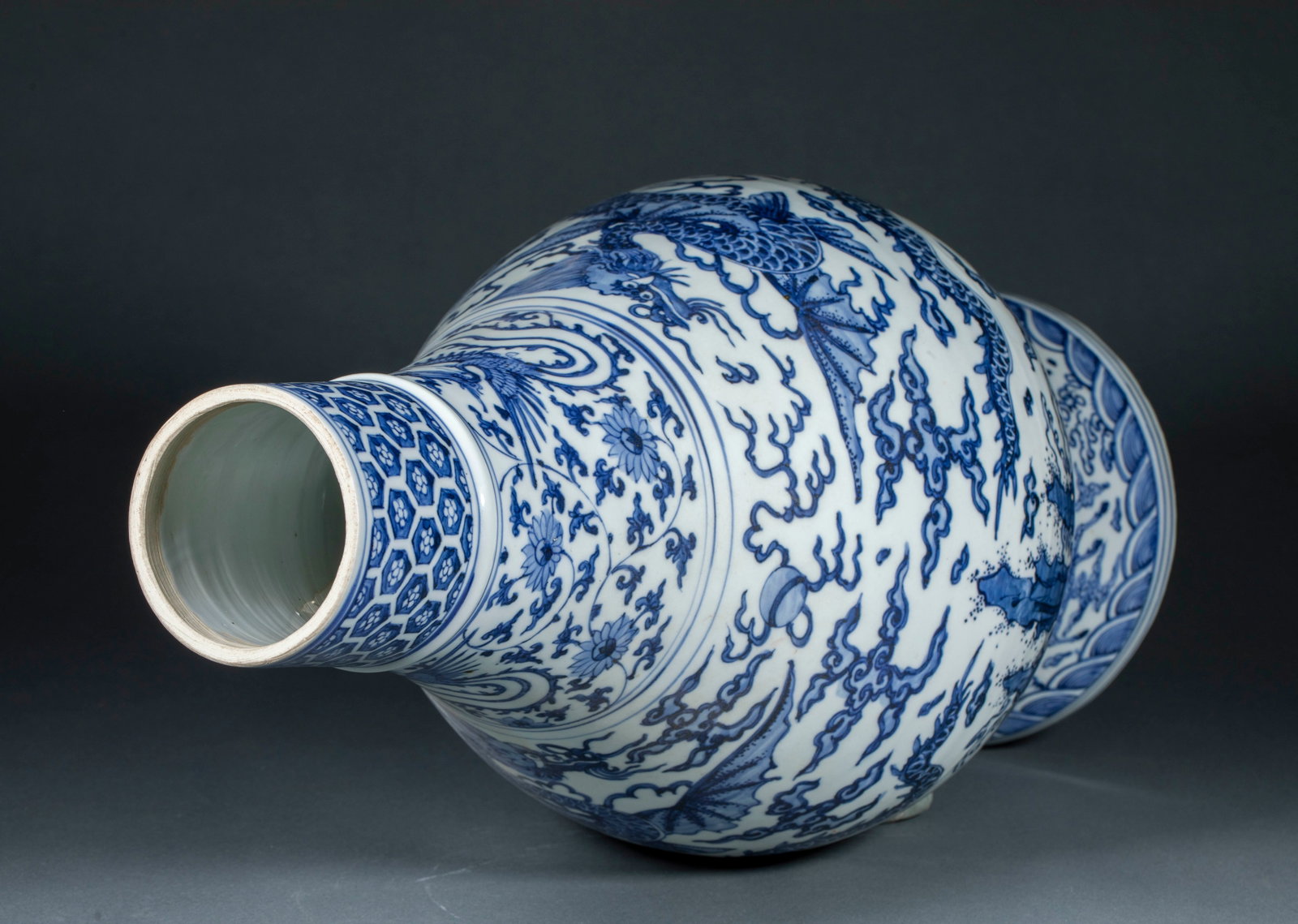 Ming Dragon Phoenix Auspicious Vase - 7