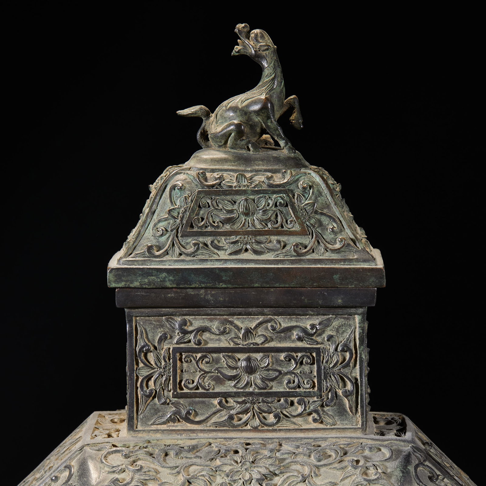 Qianlong Eight-treasure Flat Vase - 8