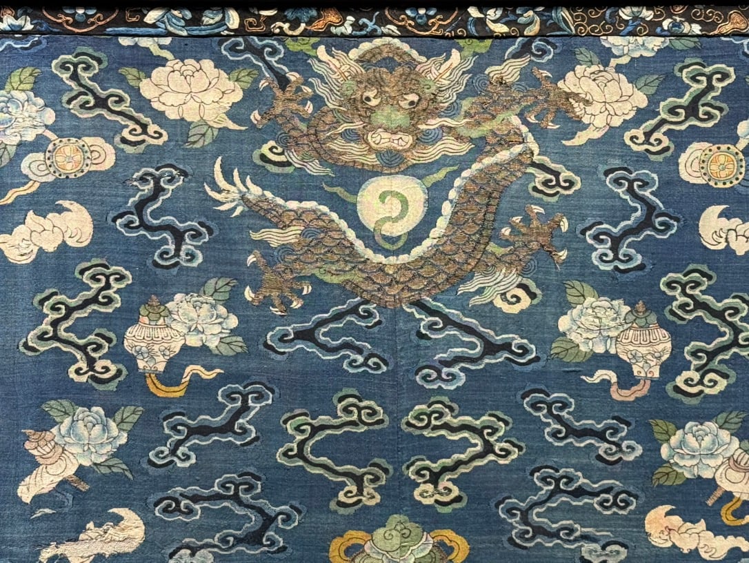 Qing Kesi Dragon Robe Hanging Scroll - 2