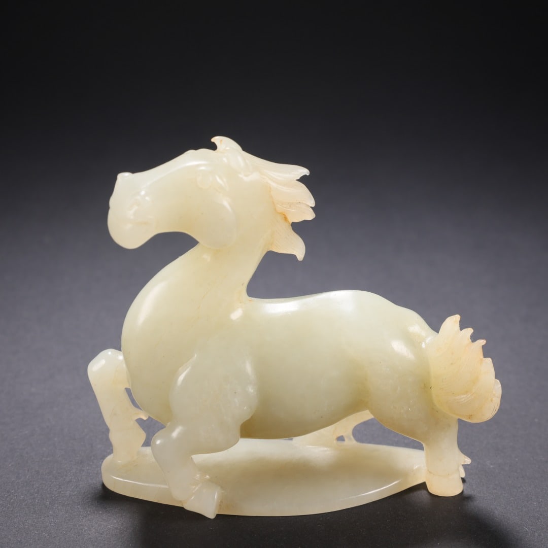 Hetian Jade Galloping Horse: Hetian Jade Galloping Horse, H7.2cm L7.6cm W2.8cm, 158g