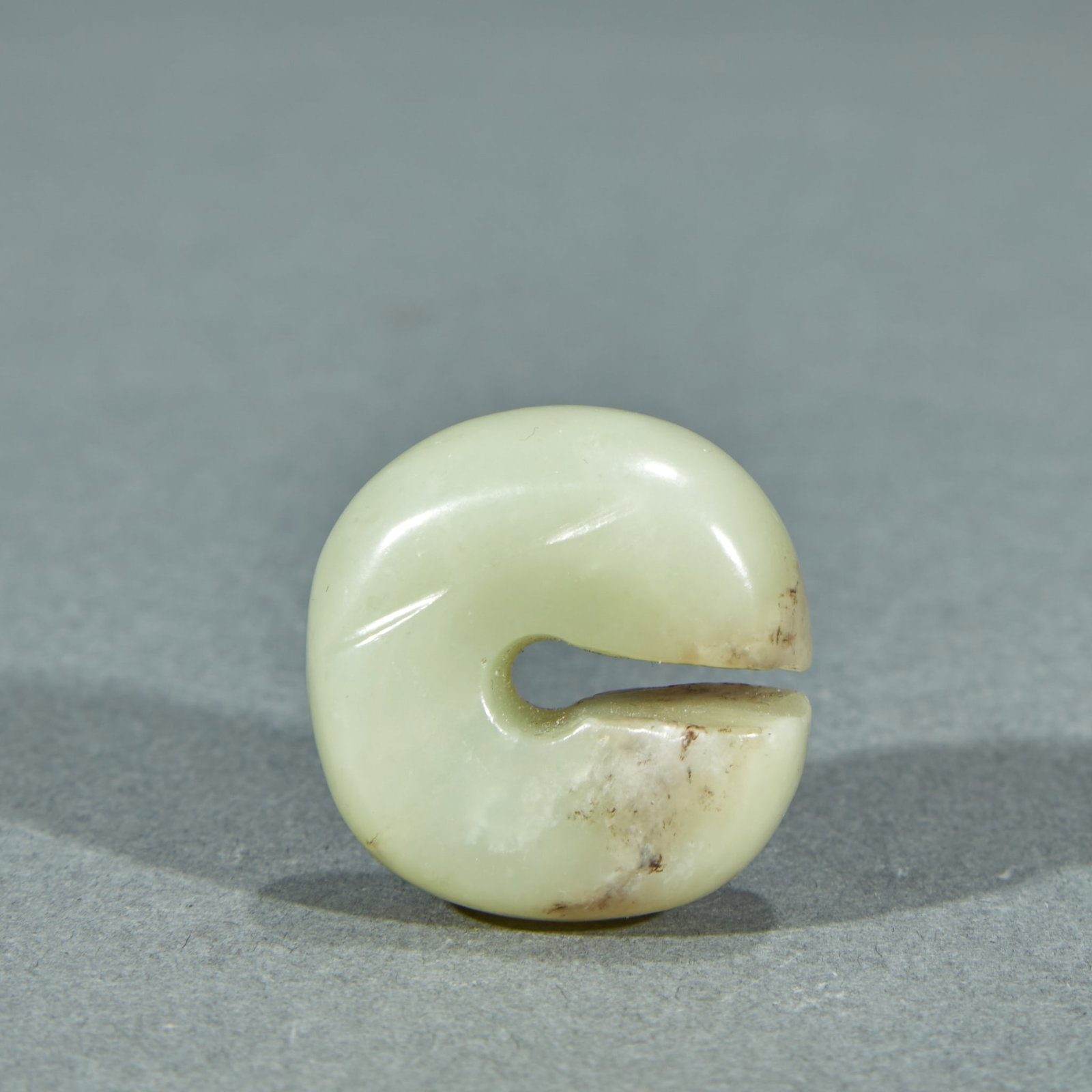 Pre-Ming Jade Slit Ornament: Pre-Ming Jade Jue