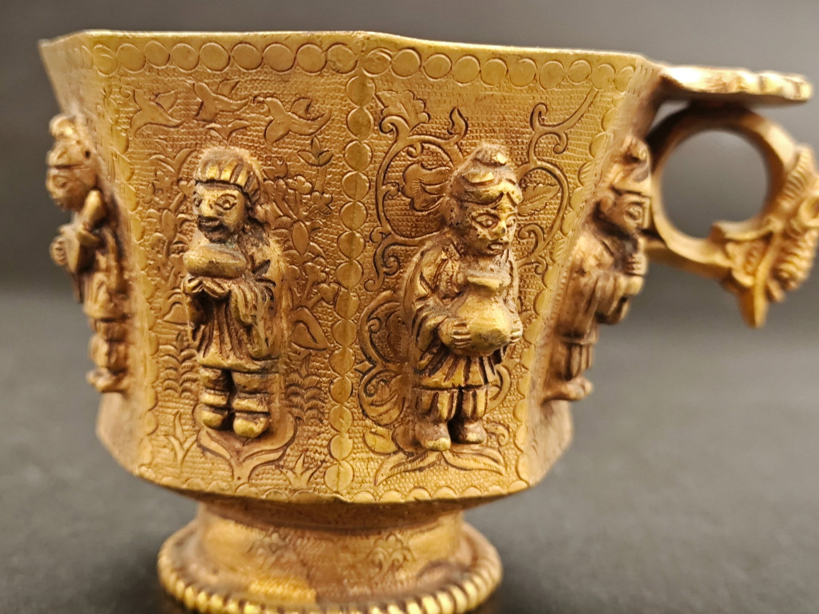 Tang Gilt Bronze Figure Pattern Octagonal Cup - 2