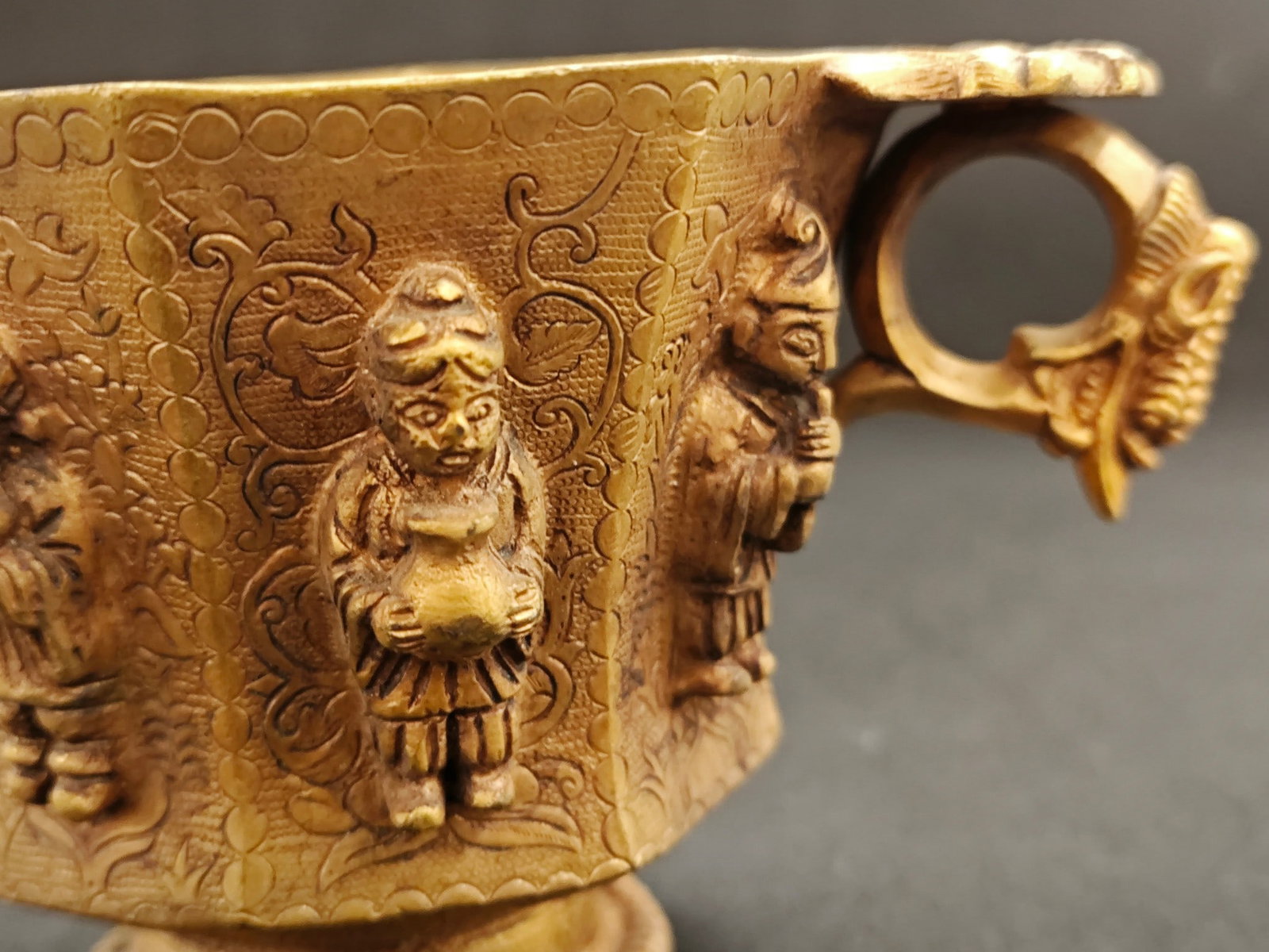 Tang Gilt Bronze Figure Pattern Octagonal Cup - 3