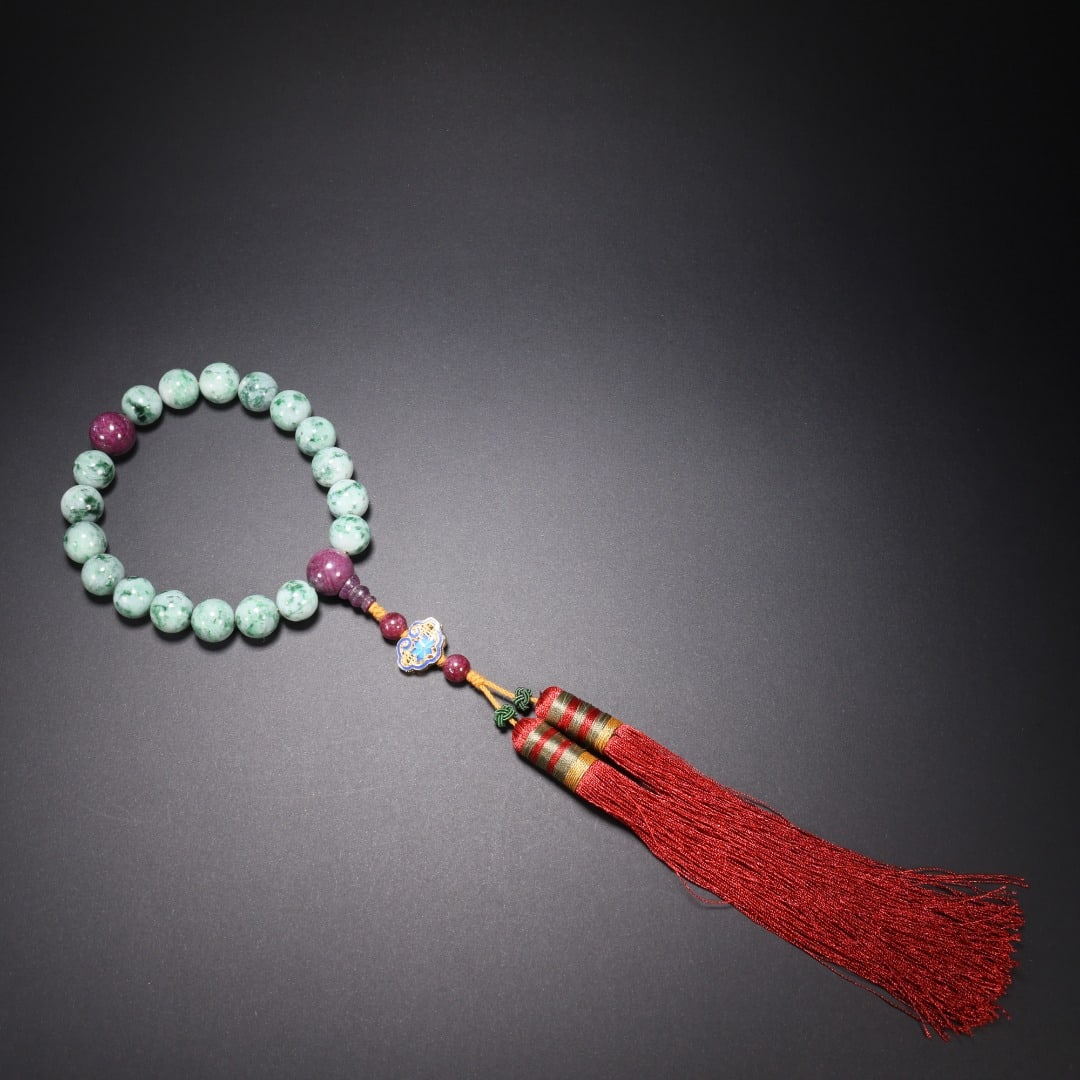 Jadeite Eighteen-Bead Prayer Bracelet: Jadeite Eighteen-bead Handheld, D1.3cm, 87g