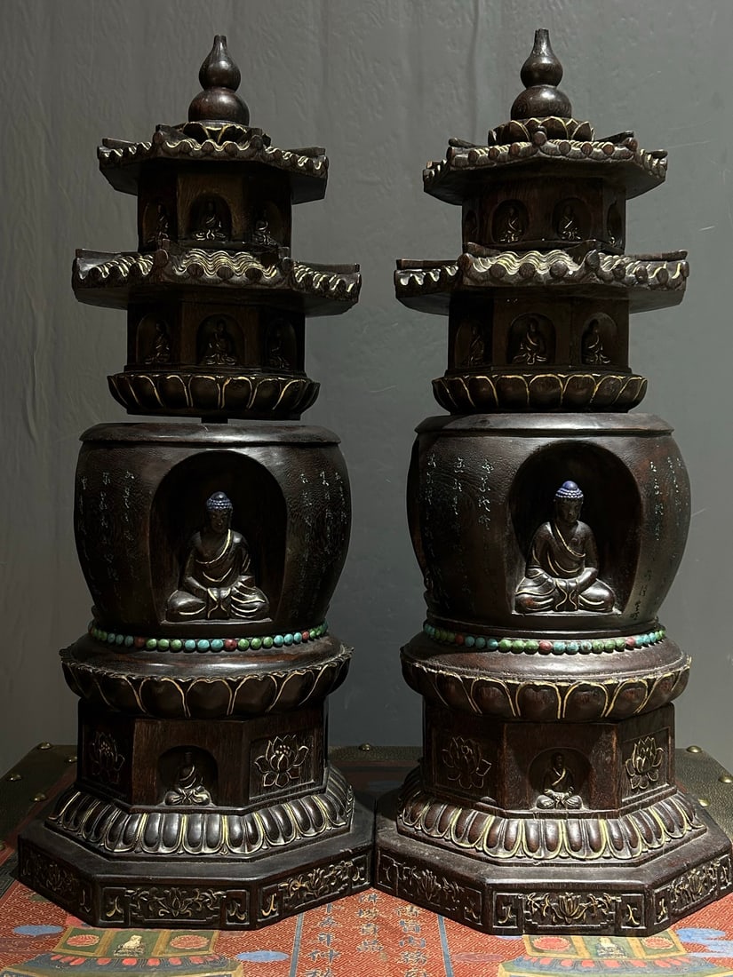 Qing Dynasty Agarwood Buddhist Stupa Ornament: Qing Dynasty Agarwood Buddhist Stupa OrnamentH 65 cm, W 28 cm, Thickness 25 cm