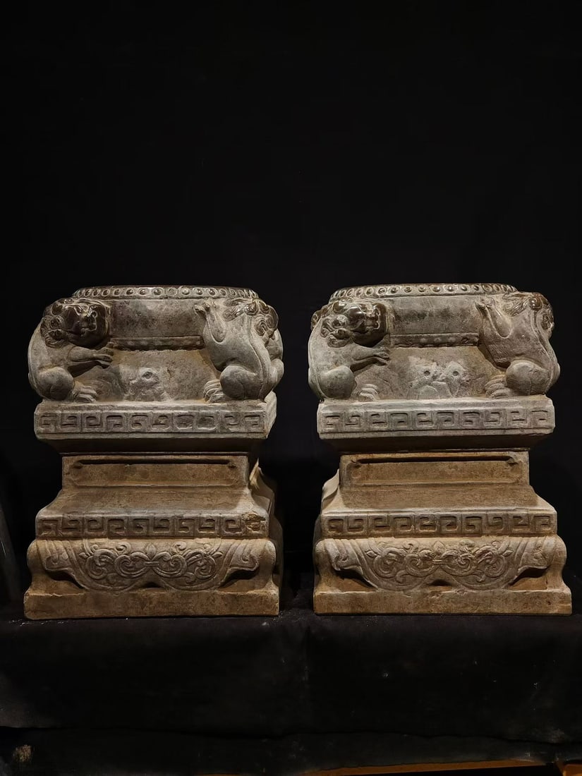 Bluestone Column Cap Stone: Bluestone Column Cap StoneH 50 cm, L 38 cm, W 38 cm
