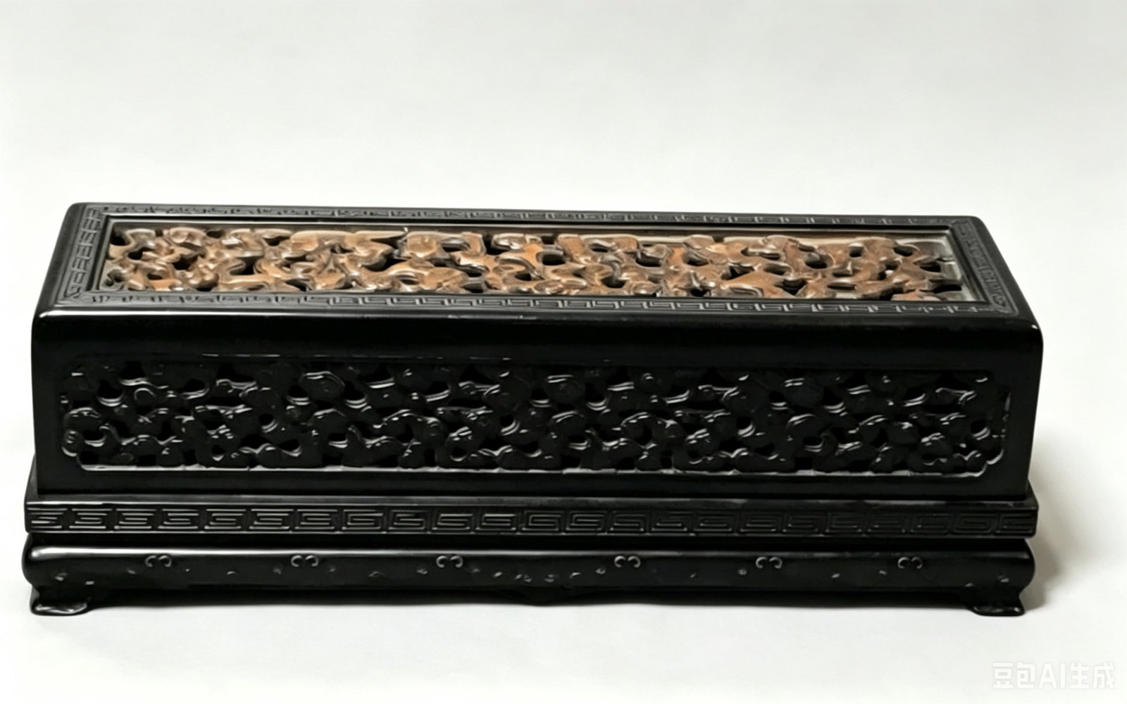 Sandalwood Horizontal Incense Box Inlaid with Boxwood Cloud Patterns: Sandalwood Horizontal Incense Box Inlaid with Boxwood Cloud PatternsH 7.5 cm, L 23.5 cm, W 7.5 cm