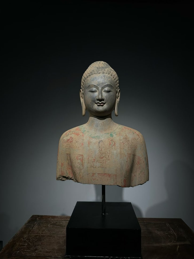 Painted Bluestone Statue of Vairocana Universal Buddha, Northern Qi Dynasty: Painted Bluestone Statue of Vairocana Universal Buddha, Northern Qi DynastyH 69 cm