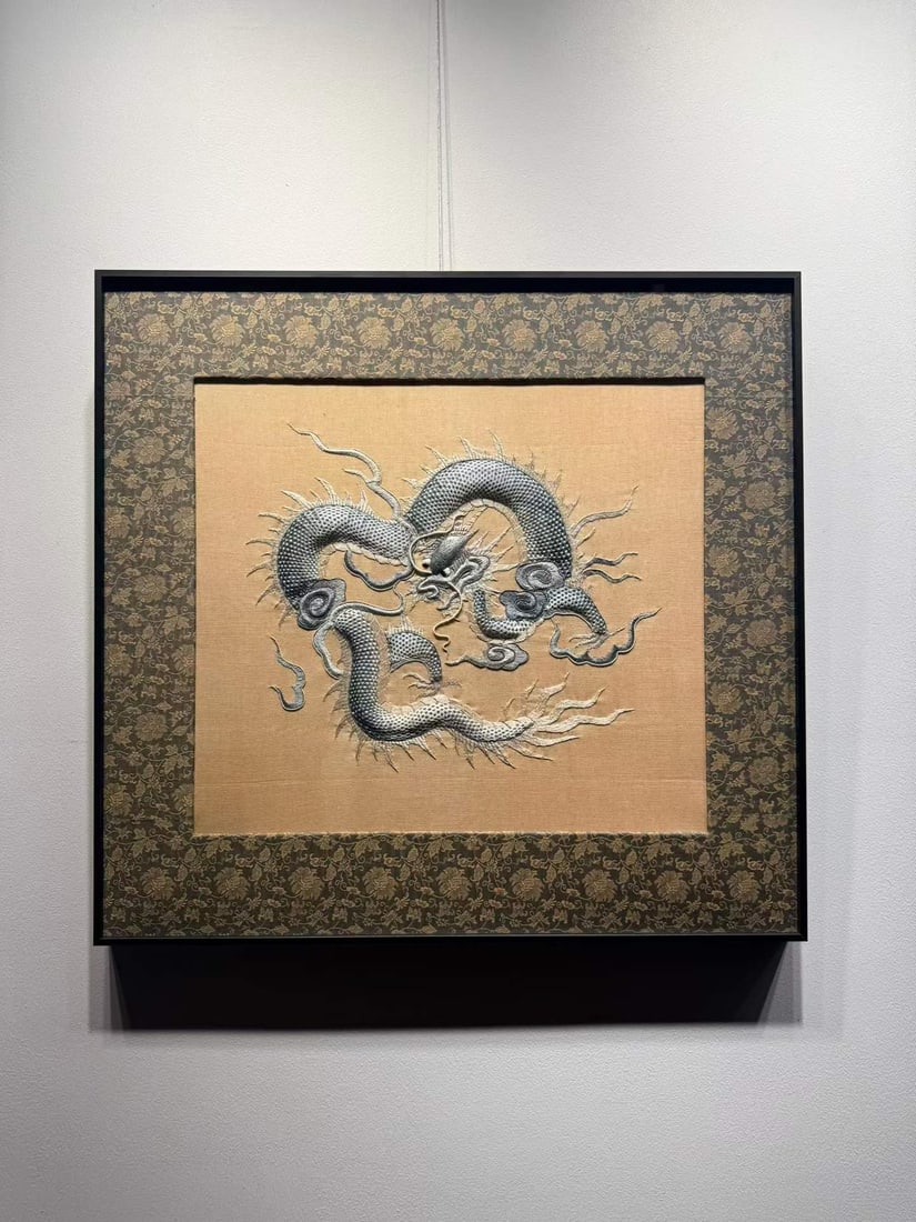 Qing Dynasty Dragon Pattern Embroidery: Qing Dynasty Dragon Pattern EmbroideryL 60 cm, W 57 cm