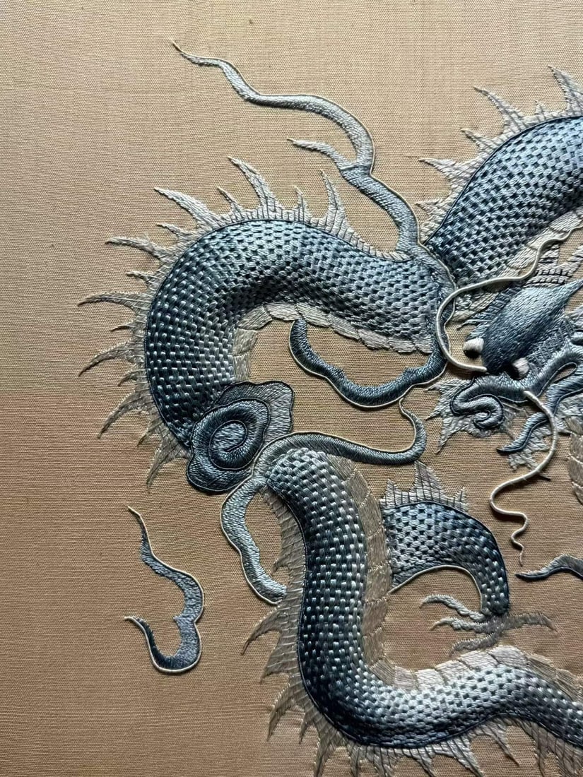 Qing Dynasty Dragon Pattern Embroidery - 2