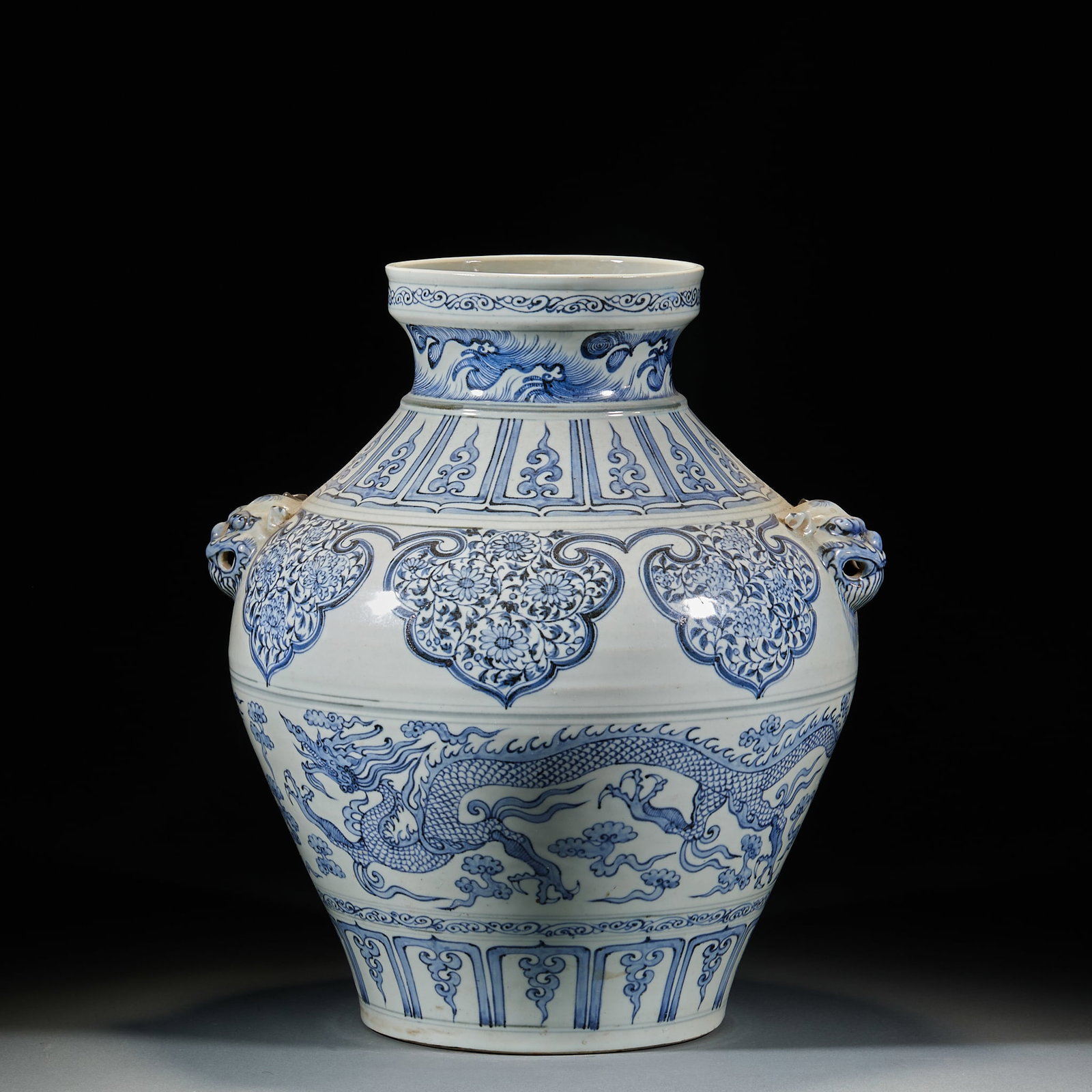 Blue and White LionEar Jar with Dragon Patterns: Blue and White LionEar Jar with Dragon PatternsH 39 cm, Diam. 34 cm