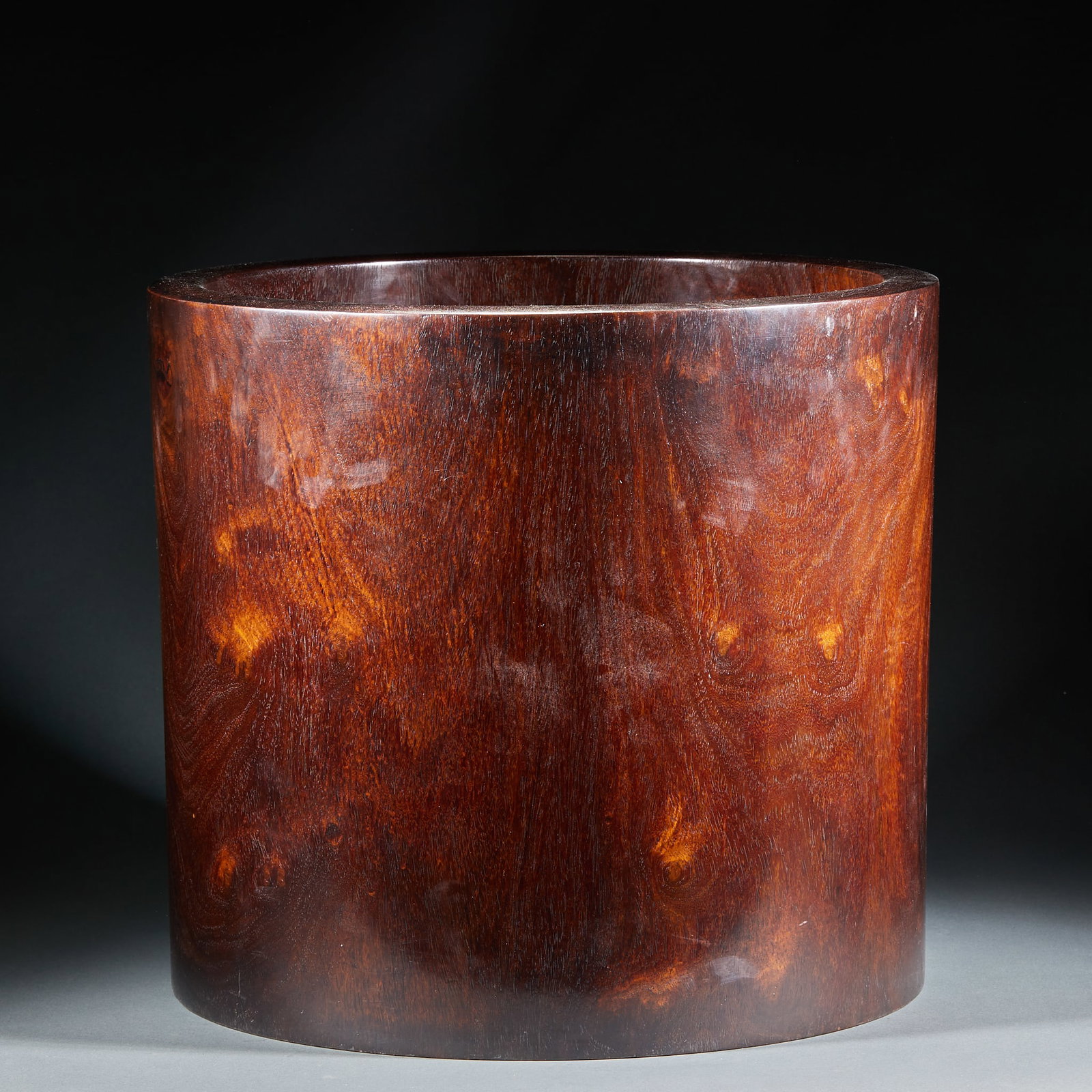 Large Huanghuali Brush Pot: Large Huanghuali Brush PotH 36.5 cm, Diam. 40.5 cm