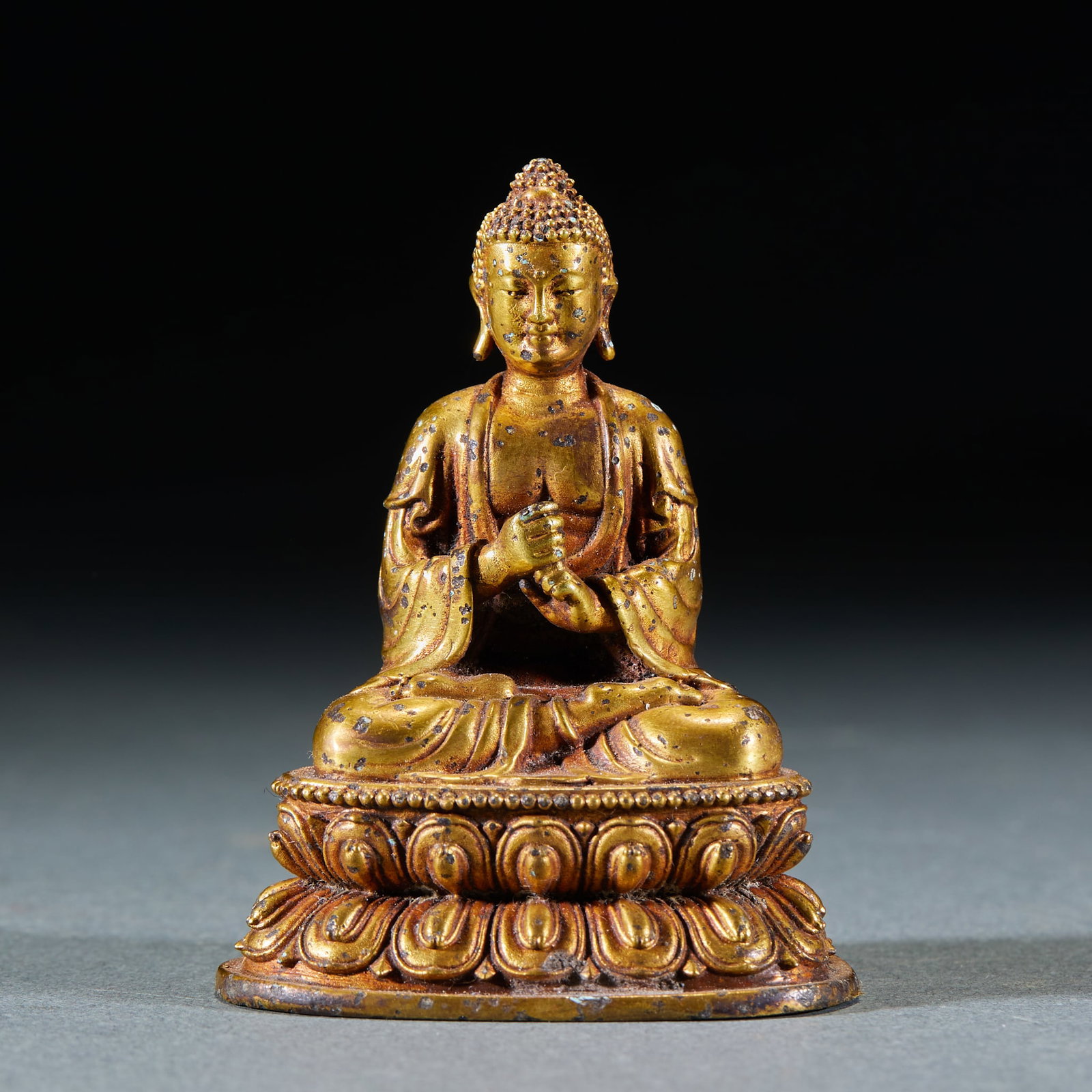 Gilt Bronze Statue of Vairocana Buddha: Gilt Bronze Statue of Vairocana BuddhaH 6.3 cm, L 4.7 cm, W 3.3 cm