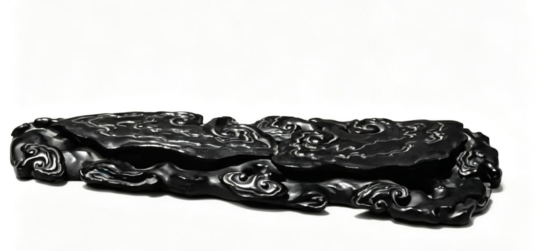 Small Leaf Sandalwood Brush Rest Carved with Flowing Clouds and Ganoderma: Small Leaf Sandalwood Brush Rest Carved with Flowing Clouds and GanodermaH 3 cm, L 37 cm, W 15 cm