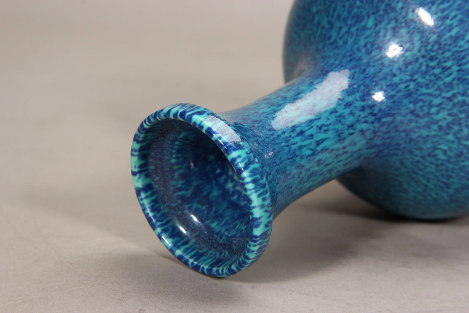 MidQing Robins Egg Glaze Vase - 6