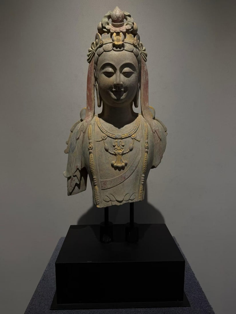 HalfBust Bodhisattva Statue, Qingzhou Northern Qi: HalfBust Bodhisattva Statue, Qingzhou Northern QiH 79 cm, W 32 cm