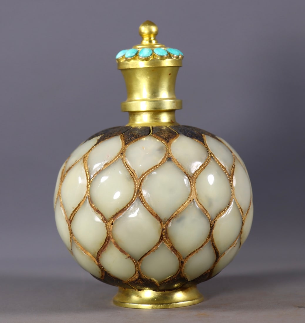 Gilt Bronze Vase Inlaid with Hetian Jade: Gilt Bronze Vase Inlaid with Hetian JadeH 18 cm, Belly Diam. 11 cm
