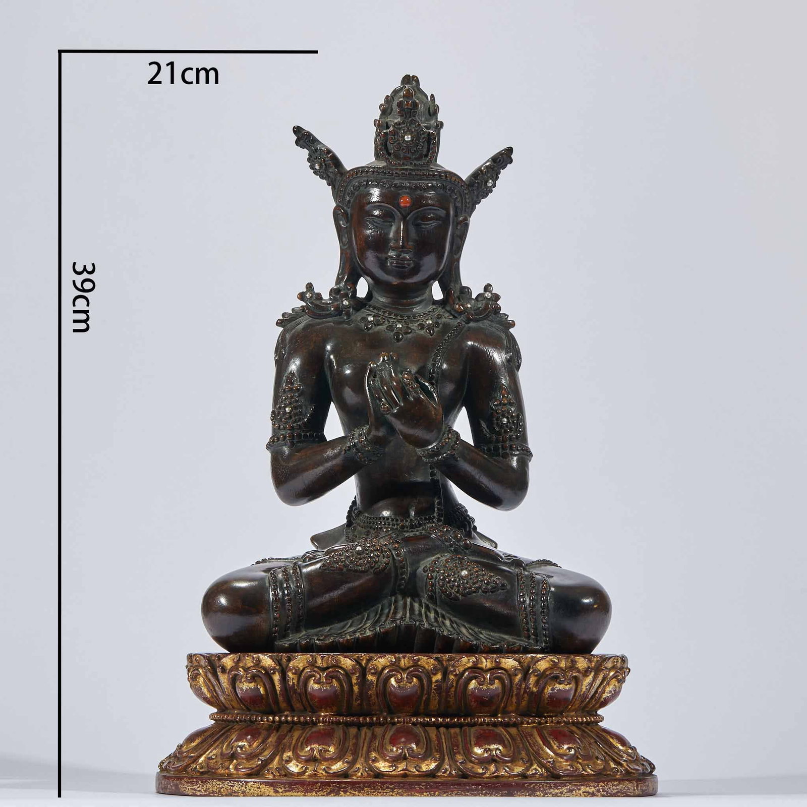 Agarwood Seated Guanyin Statue: Agarwood Seated Guanyin StatueH 39 cm, L 21 cm, W 16 cm