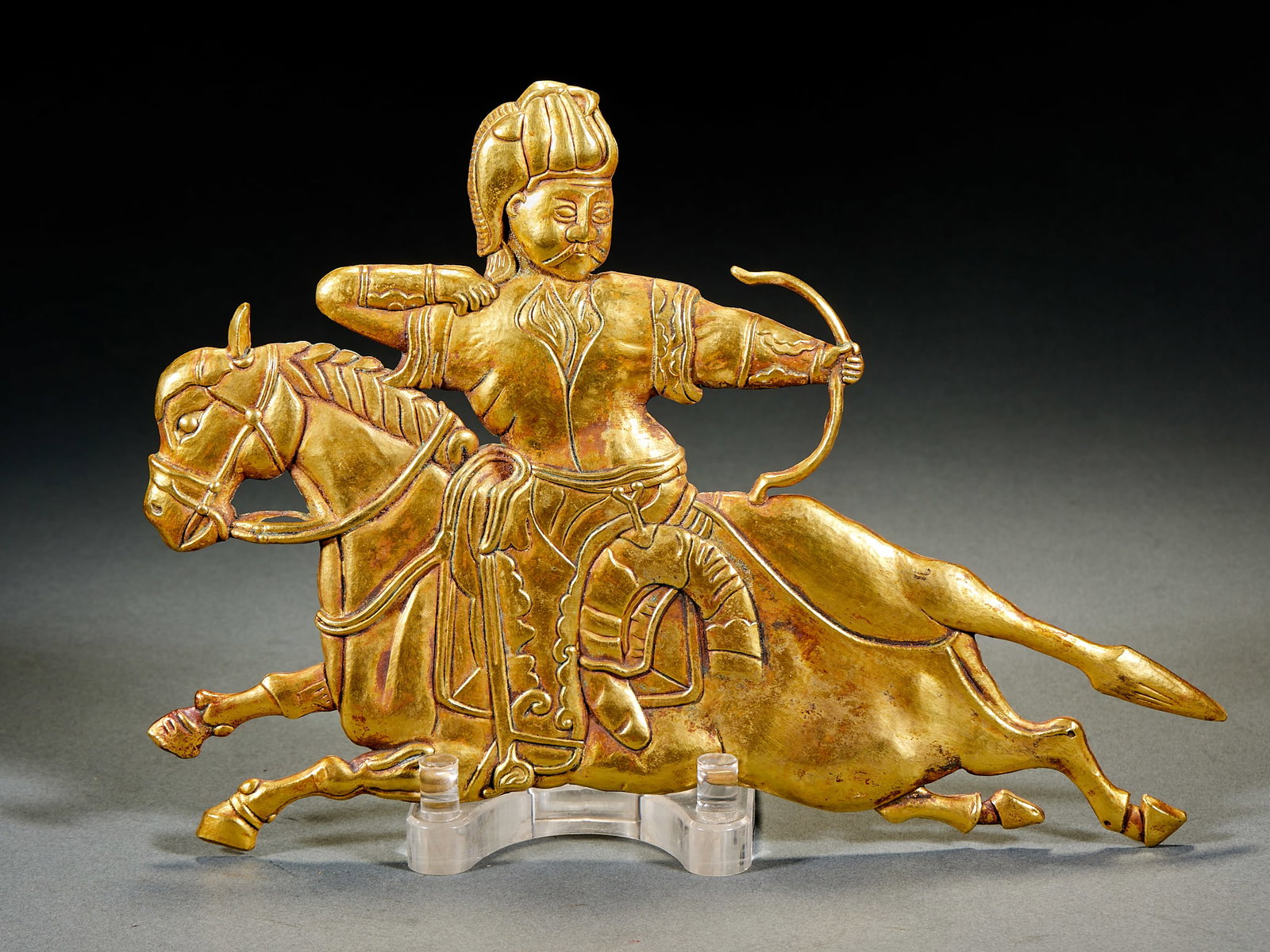 Gold Sculpture: Khitan Noble Figures: Gold Sculpture: Khitan Noble FiguresL 29 cm, W 19 cm