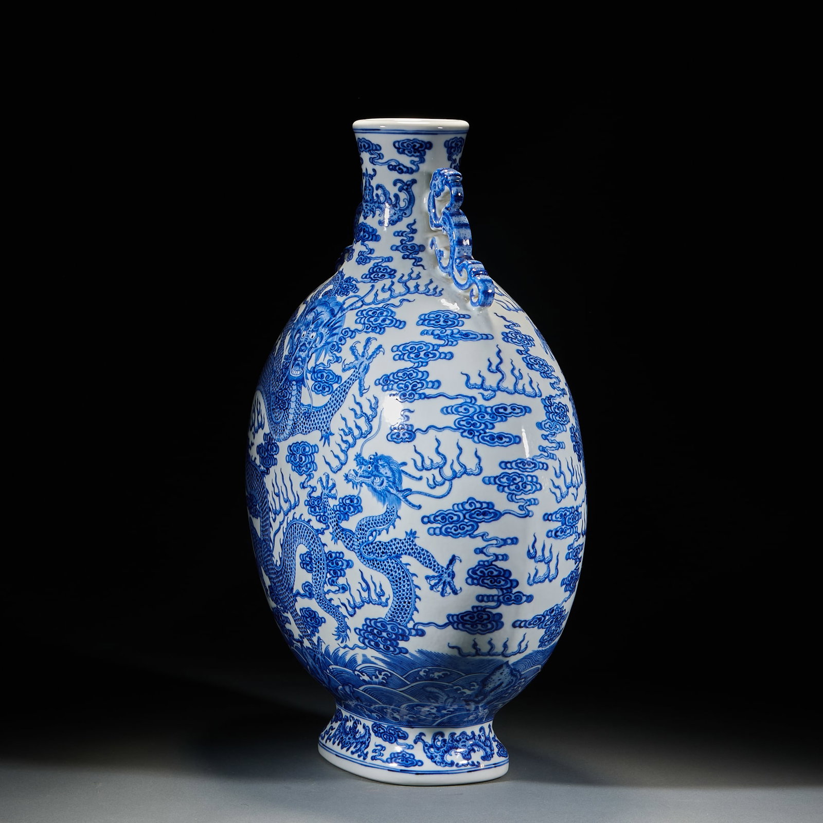 Blue and White Moonflask with Dragon Patterns - 7