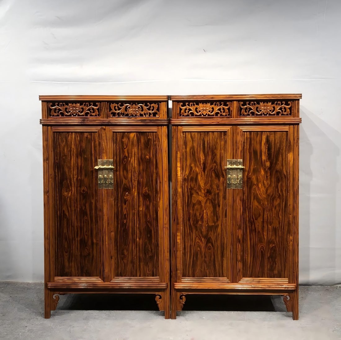 Pair of Huanghuali Cabinets: Pair of Huanghuali CabinetsH 138 cm, L 156 cm, W 40 cm