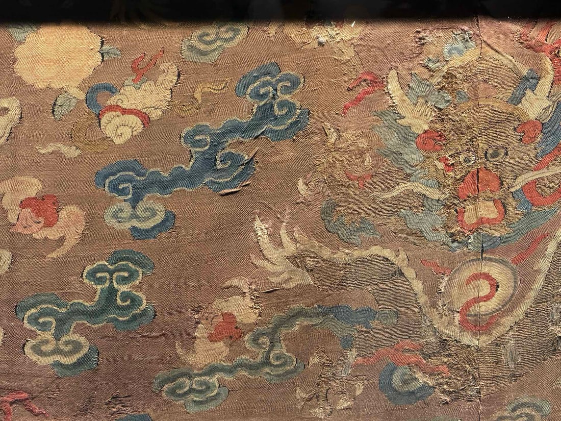 MidQing Kesi Silk Hanging Screen with Dragon Patterns - 2