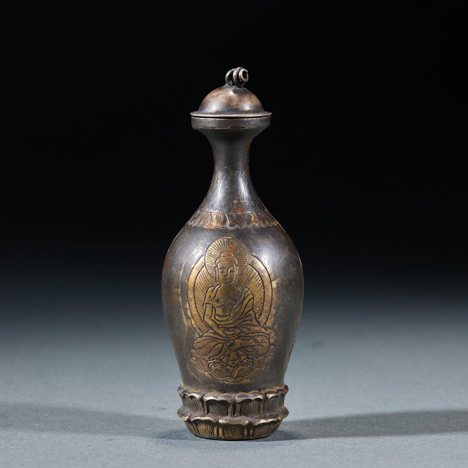 Qing Pure Silver Engraved Buddha Vase: Qing Pure Silver Engraved Buddha VaseH 10 cm, Diam. 4 cm