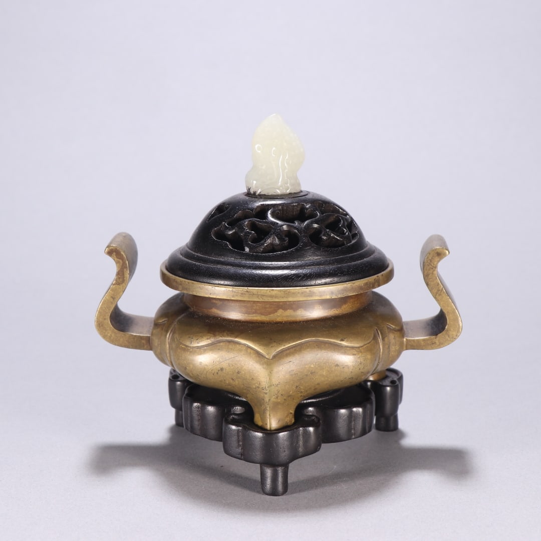 Ming Xuande Mark Gilt Bronze Incense Burner with Official Hat Ears: Ming Xuande Mark Gilt Bronze Incense Burner with Official Hat EarsH 12 cm, W 12.5 cm