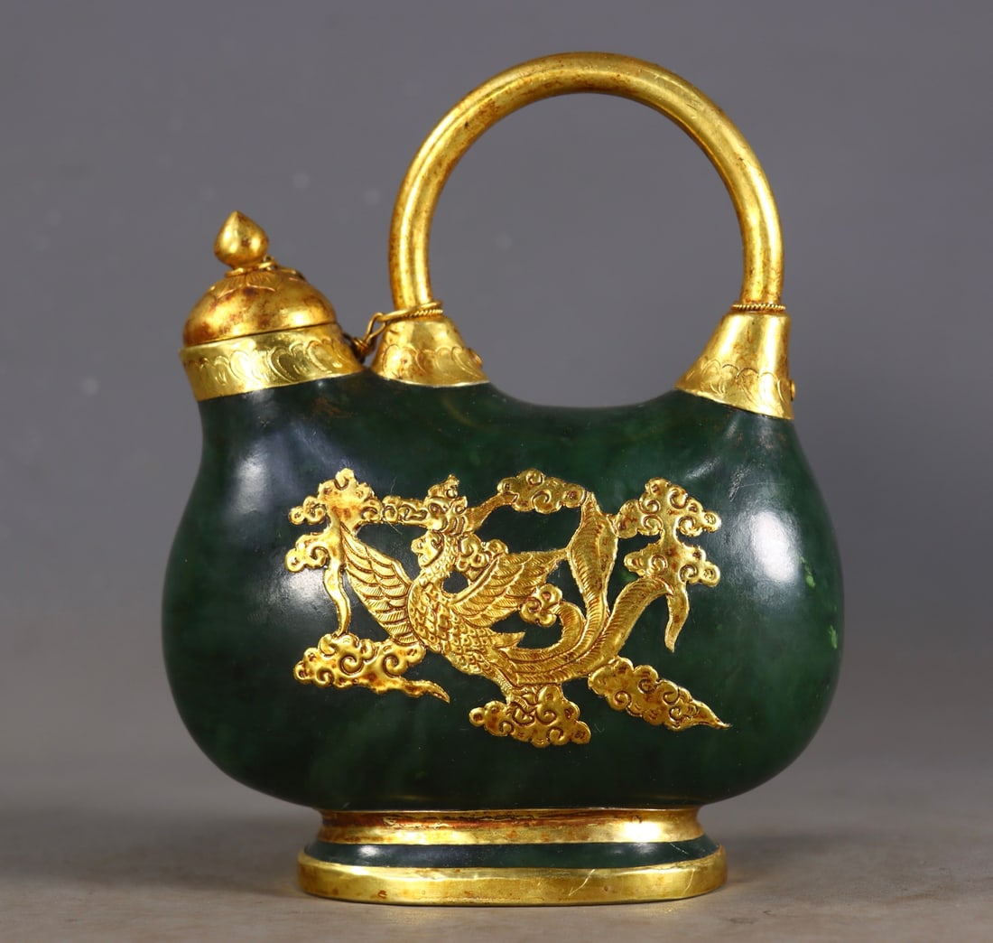 Hetian Jasper Ewer with Coiled Dragon Reliefs Clad in Gold Mounts (1 of 9)