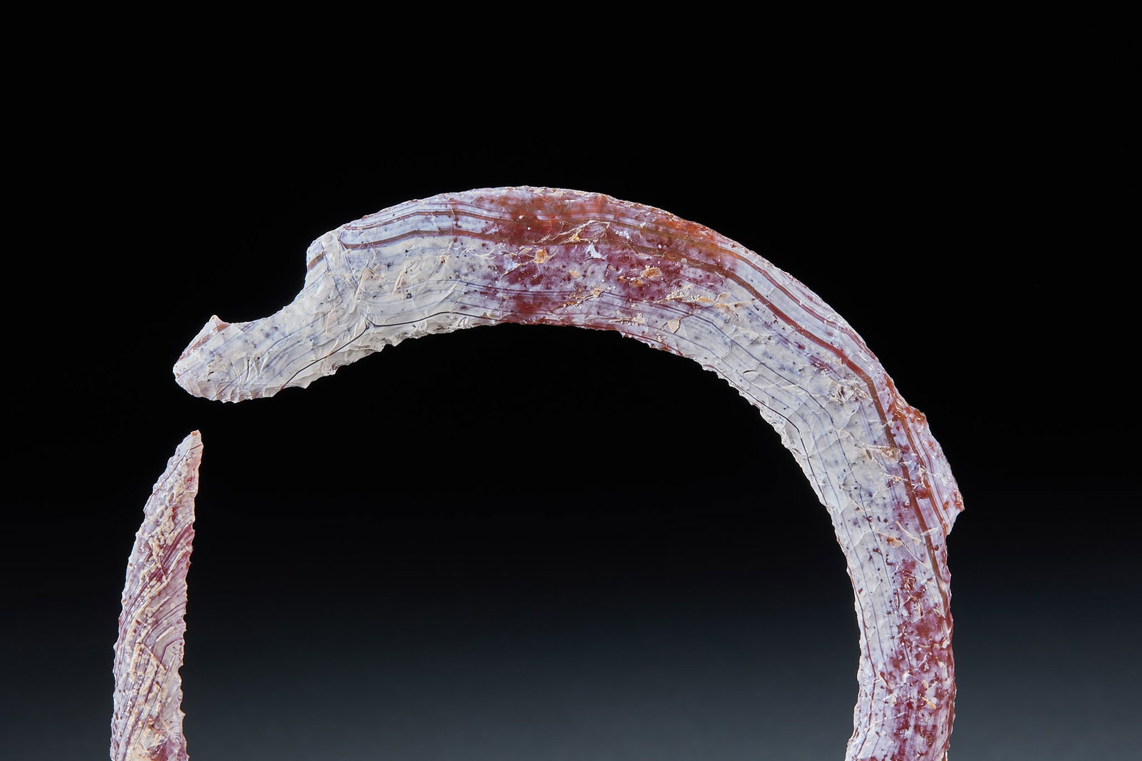 Agate c-shaped dragon - 2