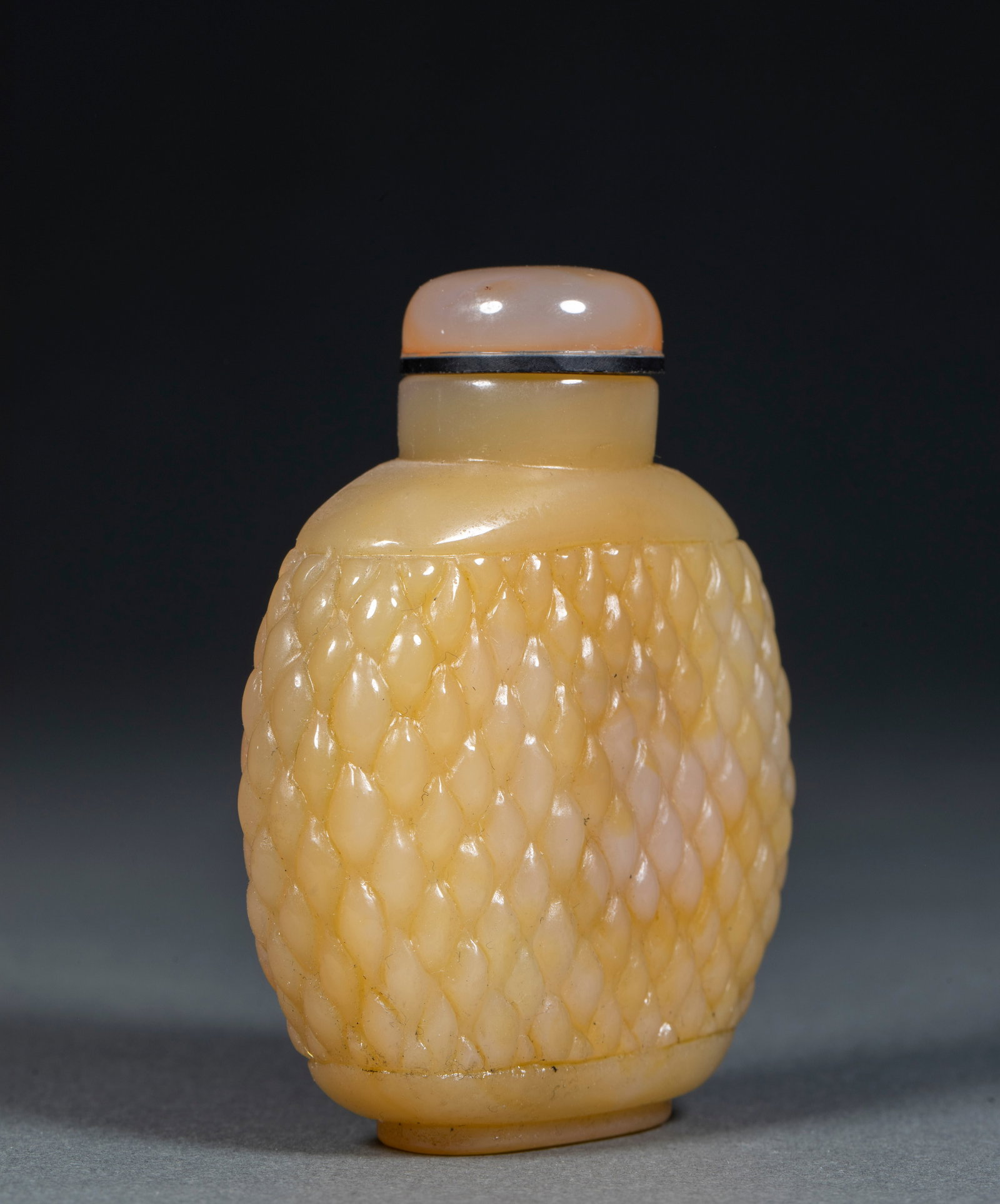 Agate snuff bottle - 4