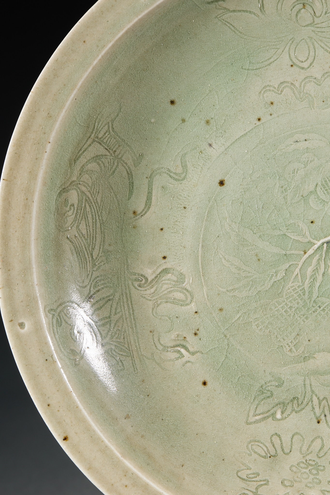 Longquan kiln flower pattern appreciation plate - 4