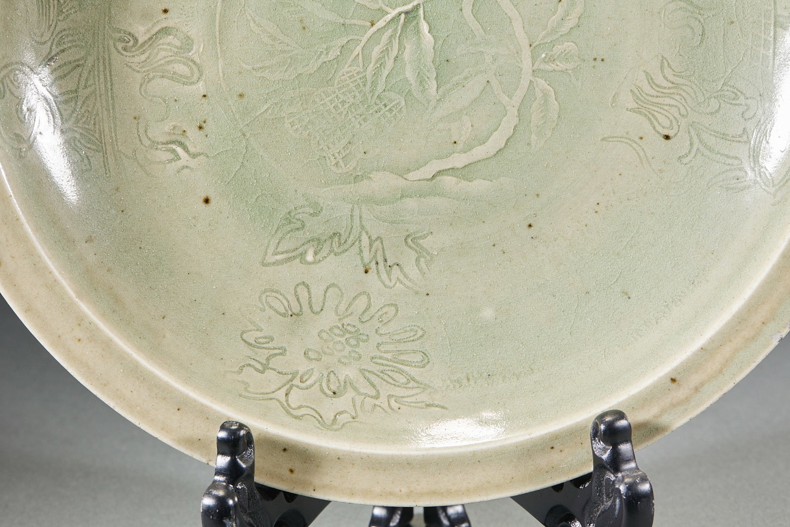 Longquan kiln flower pattern appreciation plate - 6