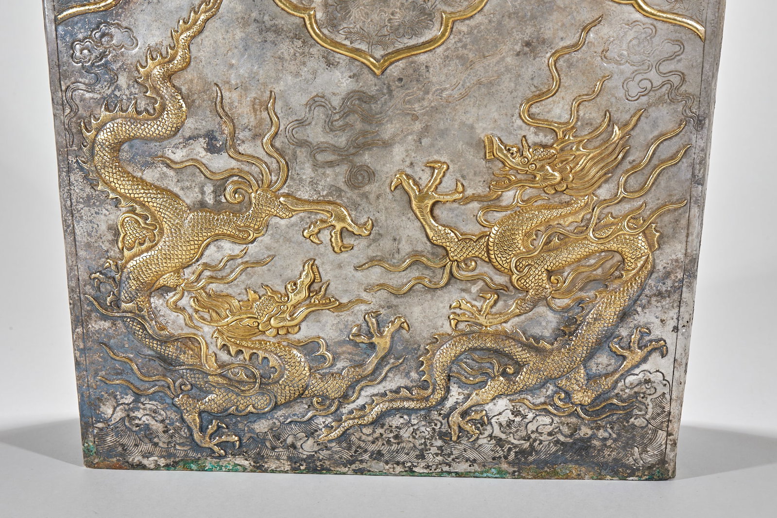 Silver-gilded flat pot with dragon and phoenix patterns - 4