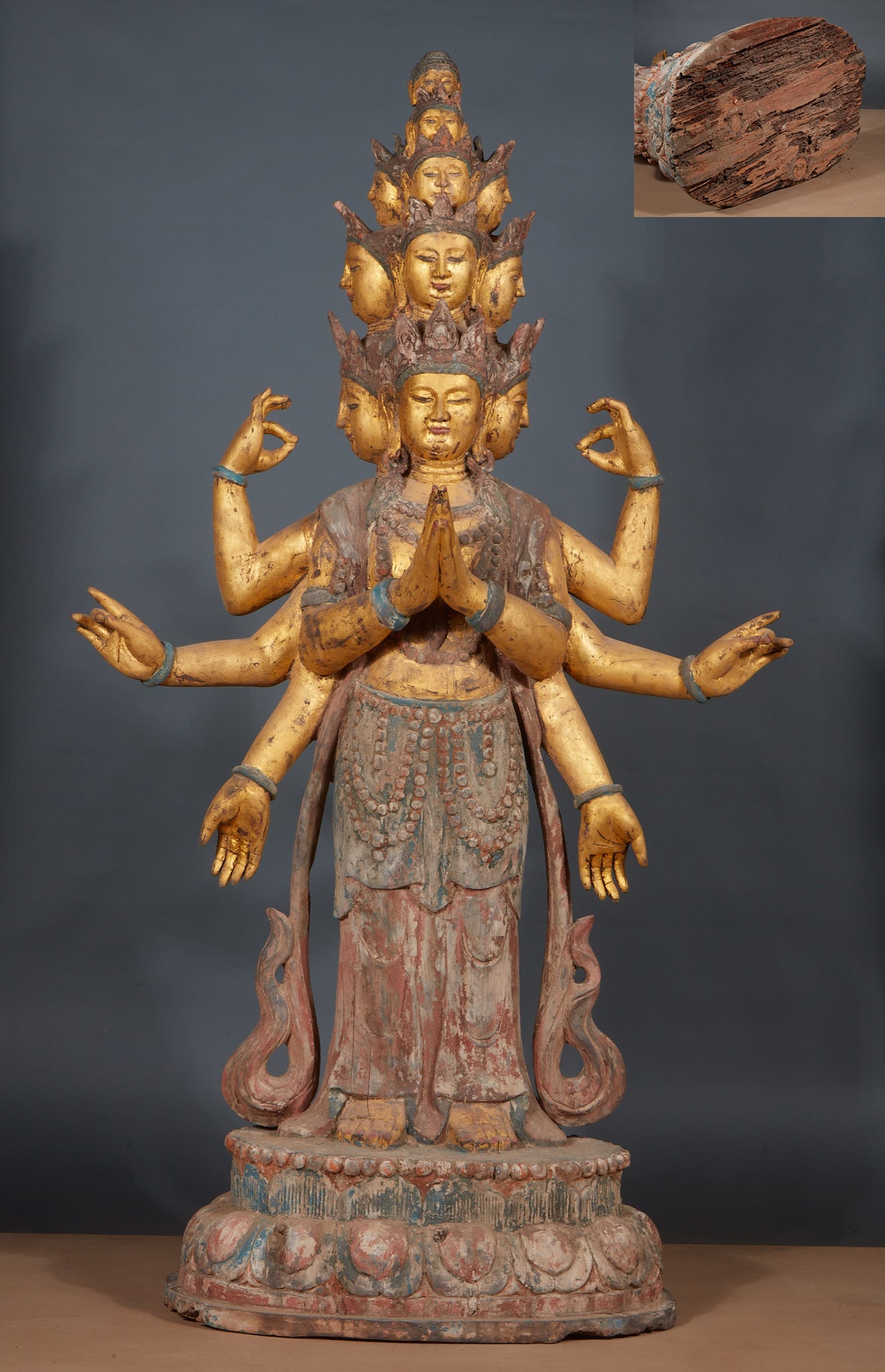 Before the Ming Dynasty, Baimu had thousands of hands and thousands of faces of Guanyin. (1 of 15)