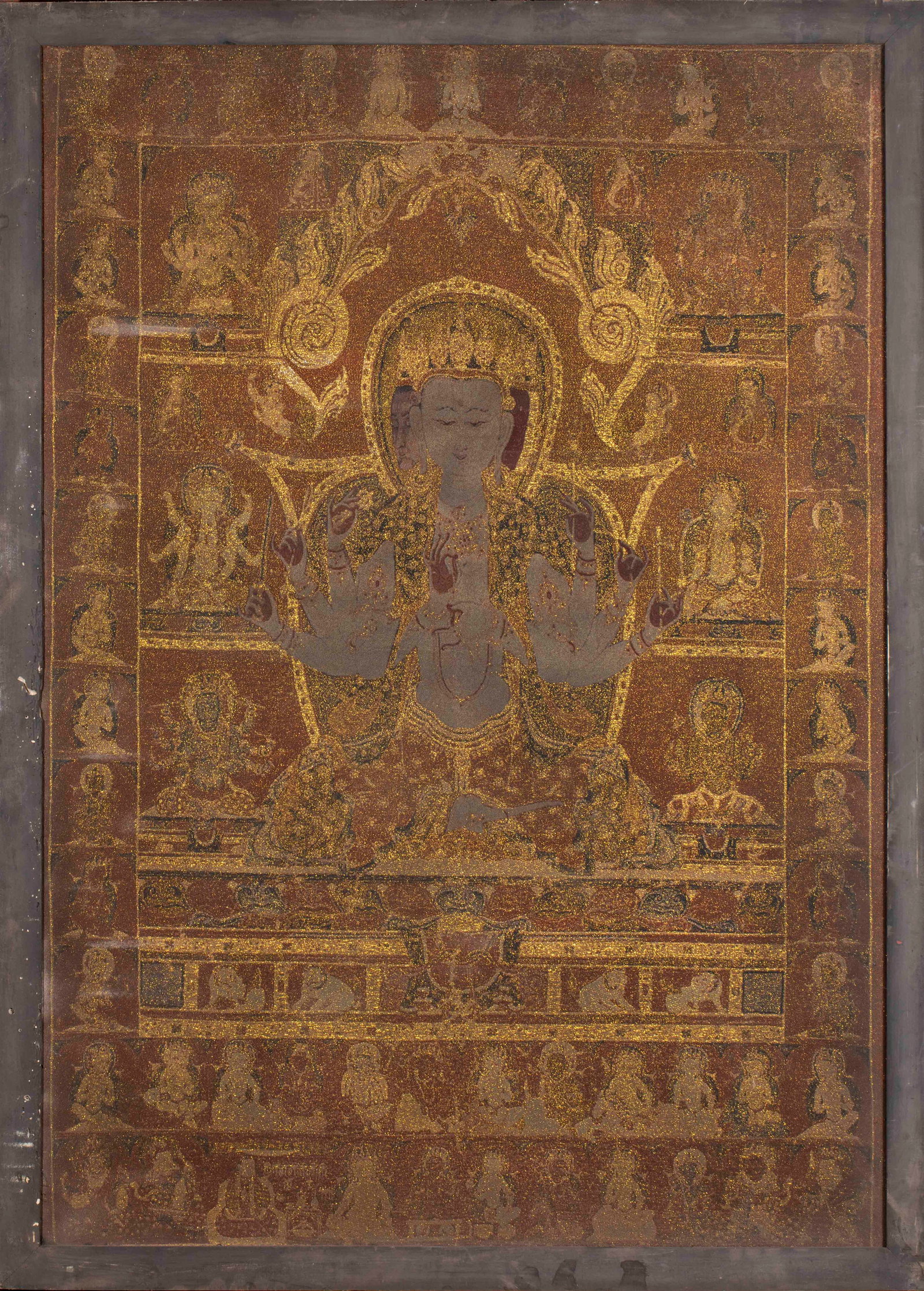 Before the Ming Dynasty, the eight-arm Guanyin statue of cypress was hung on the screen.: Fabric bottom, mainly painted with gold powder. The Lord respects the Buddha with eight arms and sits on the lotus platform of the Lord. Many statues of dharma protectors and bodhisattvas are