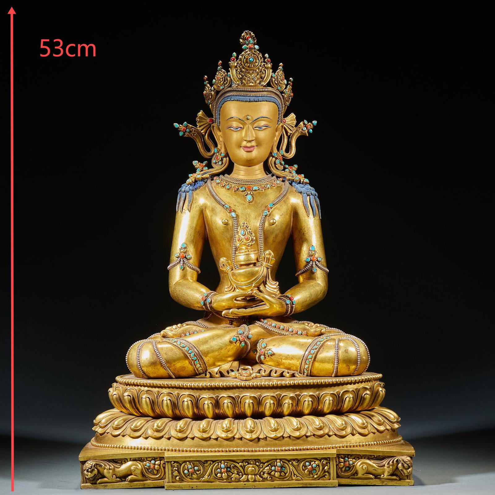 Bronze gilt inlaid with turquoise longevity Buddha statue: With a height of 53 cm, the bronze body is gilded with gold, and the Bodhisattva sits cross-legged, holding the Aquarius in his hands in front of his abdomen. Wearing a complicated crown, the whole