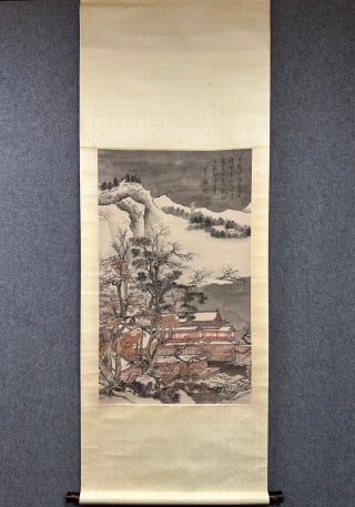 Pu Ru xueling qionglou map: Paper color vertical axis, original old mounting. The picture depicts the winter snow scene, with rocks covered with snow and dead trees interspersed. There are red walls and pavilions in the