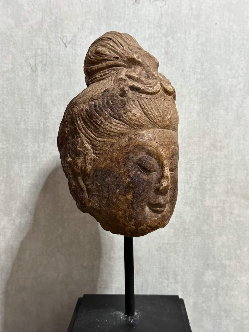 White marble bodhisattva head - 2