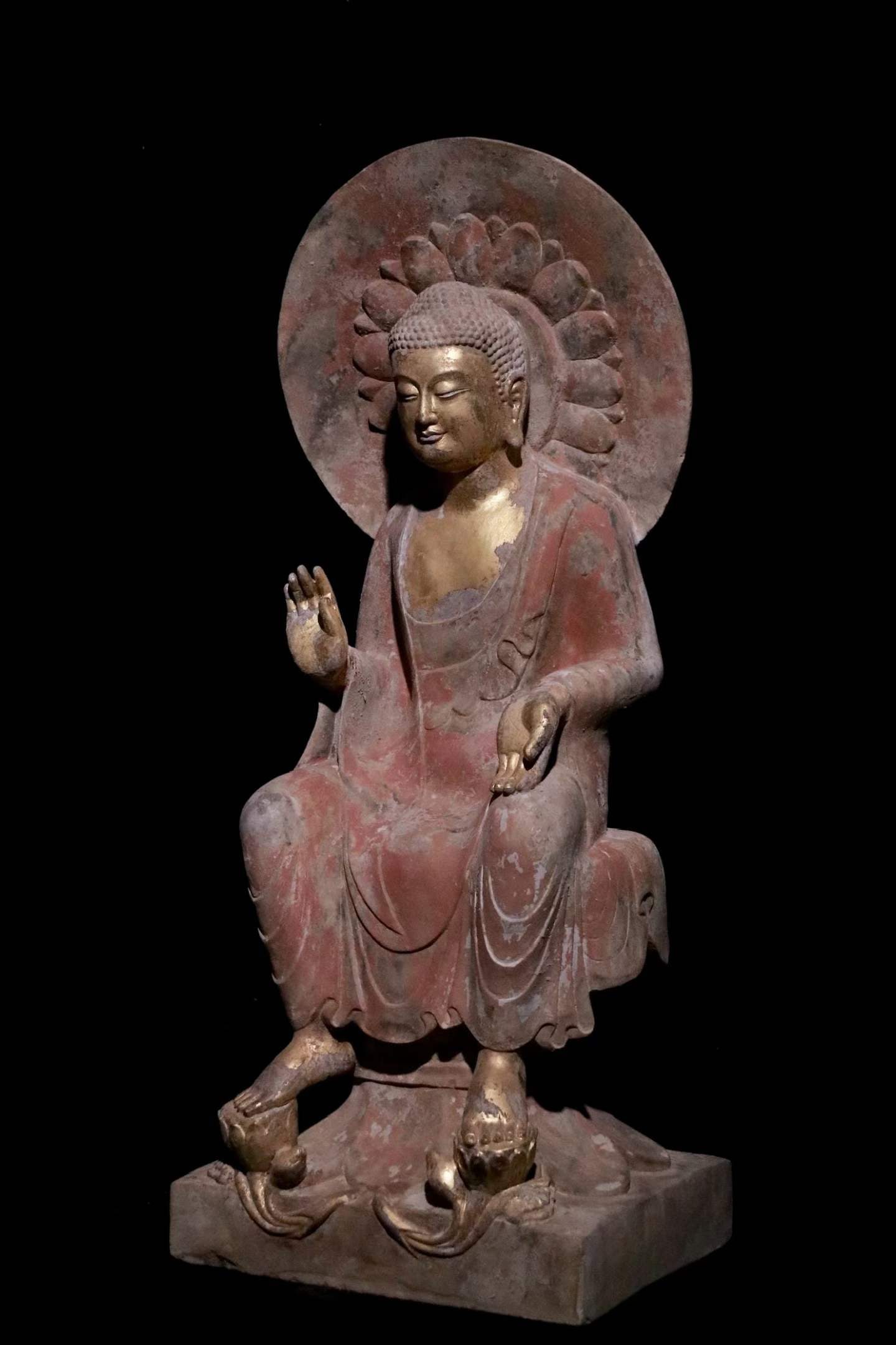 Gold-painted Buddha statues - 6