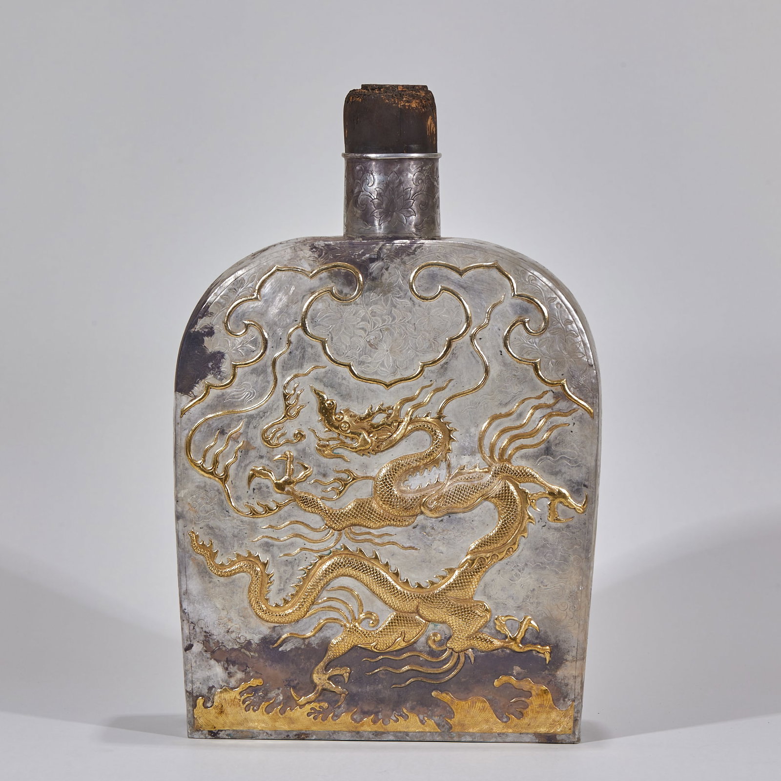 Silver gilded dragon pattern bottle - 7