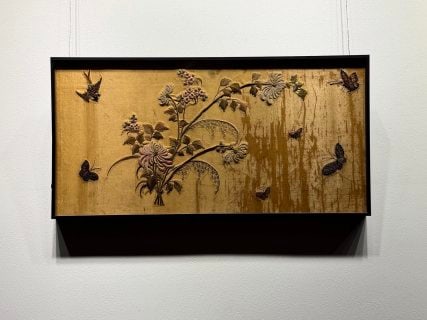 Flower and bird embroidery in Qing dynasty: Rectangular hanging screen, golden floor, using three-dimensional pile embroidery process, the main body carved chrysanthemum branches, surrounded by a number of butterflies, with a black frame.63cm