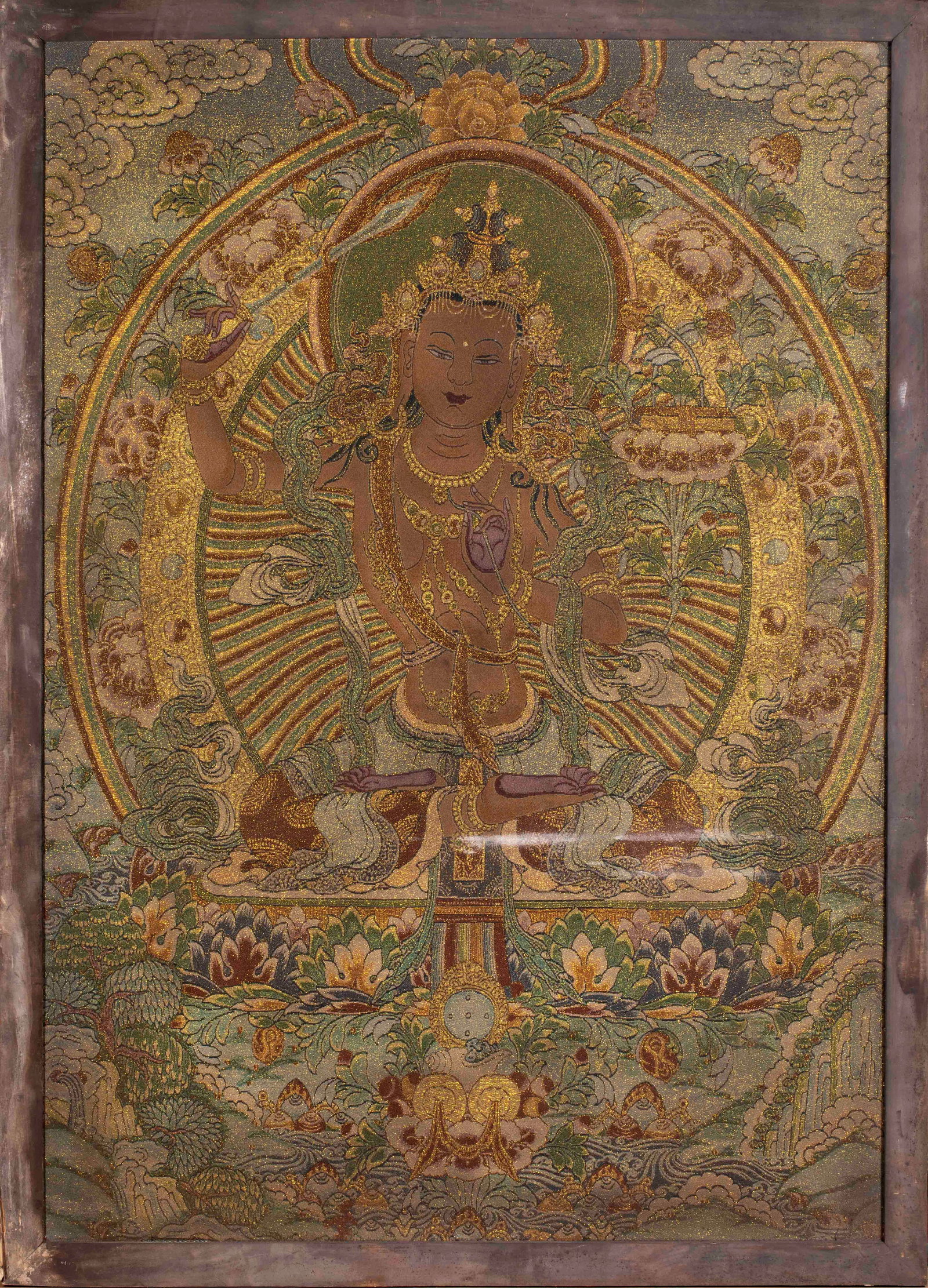 Before the Ming Dynasty, a manjusri statue with a sword raised by a cypress silk was hung on the: Brocade technology mounts wooden frames. The Lord respects Manjusri Bodhisattva, wearing a crown of treasure and sitting in meditation. Hold the sword of wisdom in your right hand, hold the lotus in y
