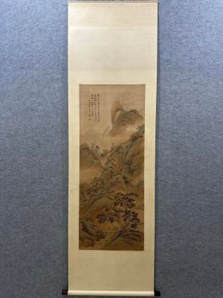 Wang yi's landscape map: The silk book is colored and vertically mounted, and the head of the world is mounted in beige silk. The core of the painting is a vertical landscape, which depicts cascading mountains, trees, houses 