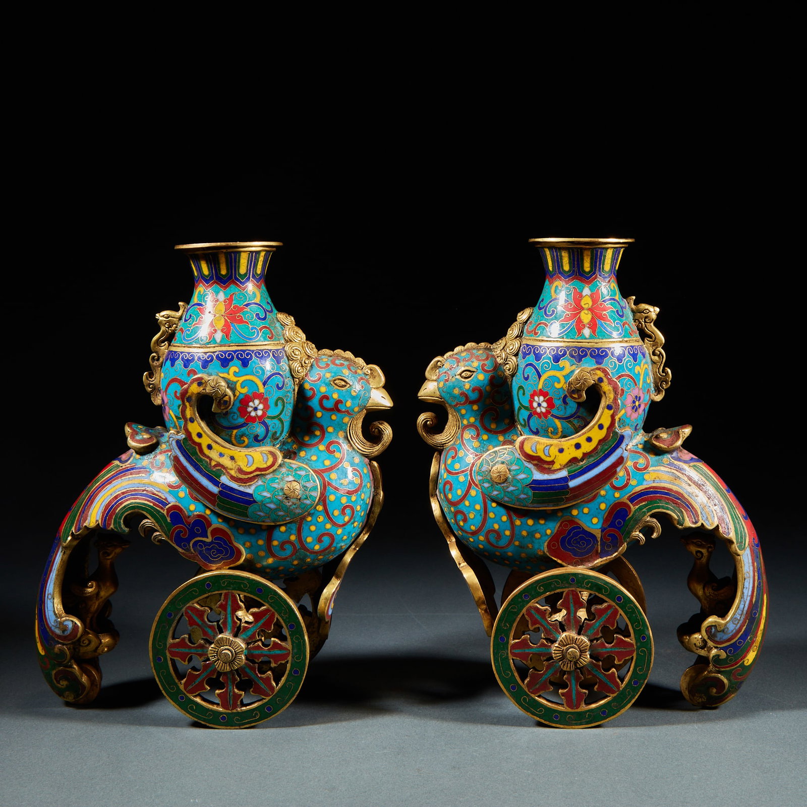Bronze-gilded, silk-twisted and enameled Tianji cart-type bottles in Qing Dynasty (a pair) (1 of 9)