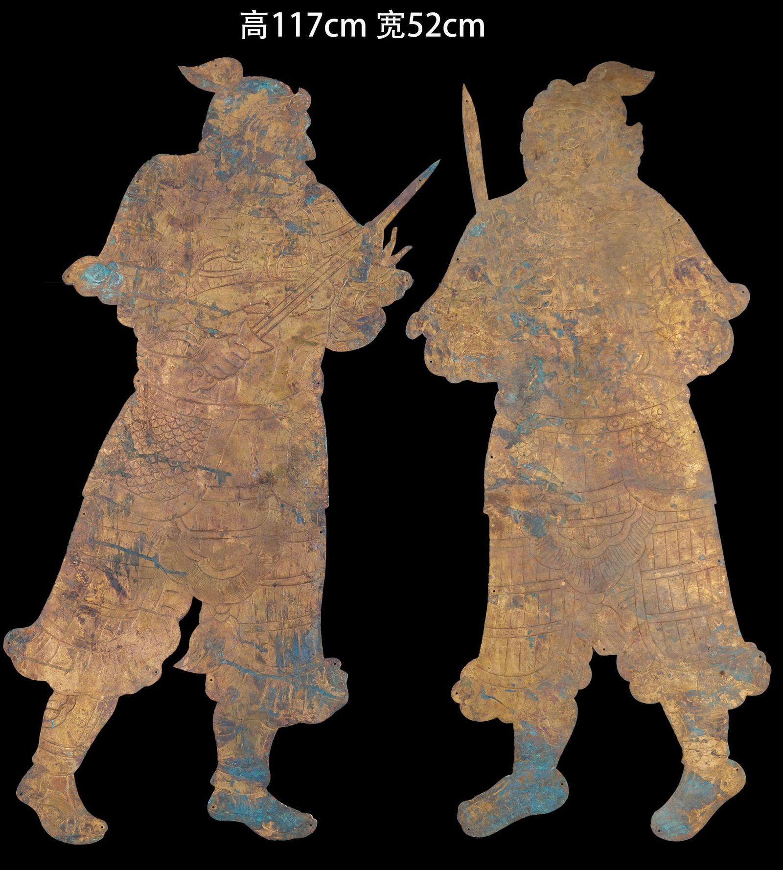 A pair of door gods carved in bronze and gold: Two metal gilded warrior sheets, each with a height of 117cm and a width of 52cm. Both pieces are in the shape of standing military commanders, covered with gold, and the surface is covered with