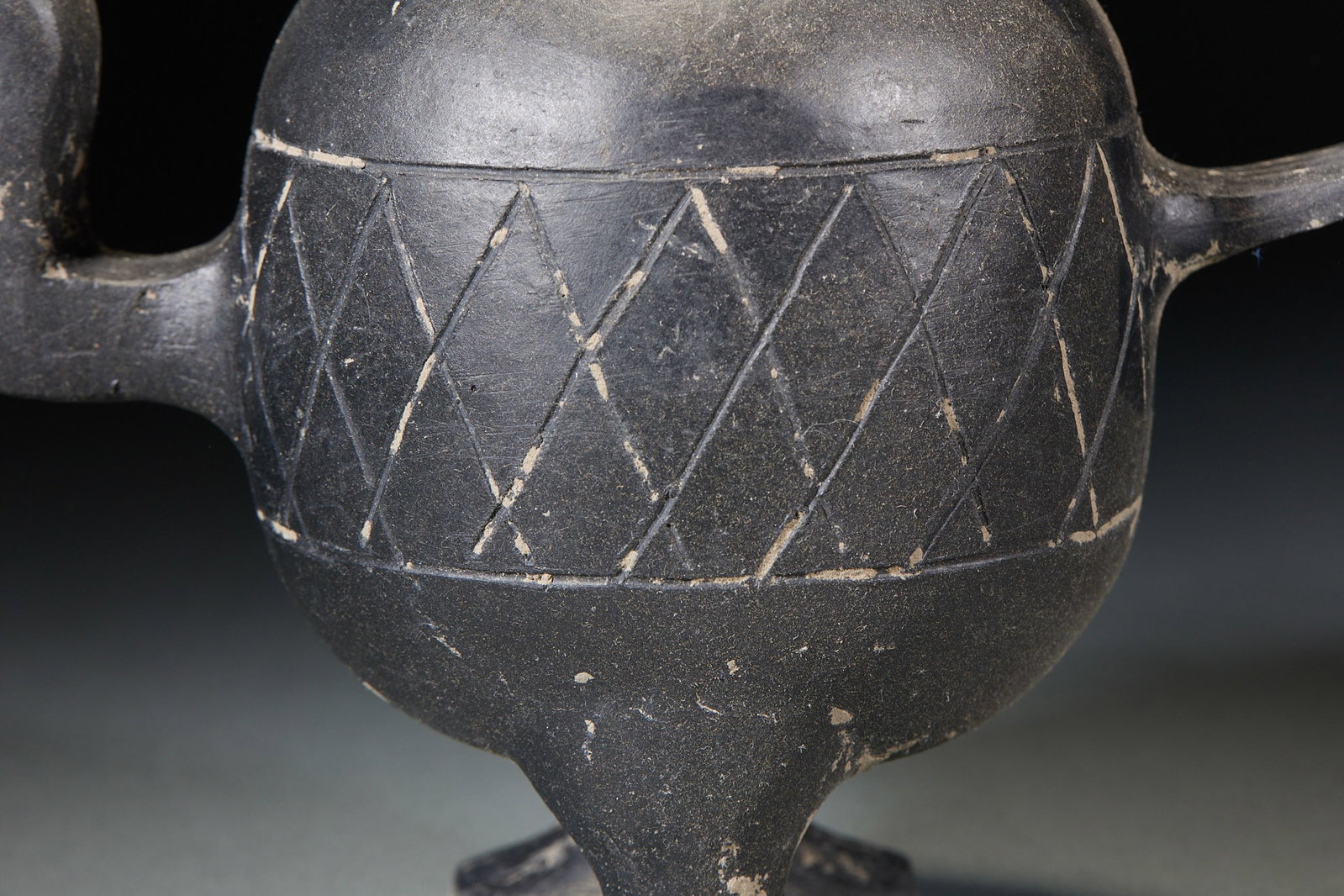 Black-Pottery Crane-Form Vessel - 4