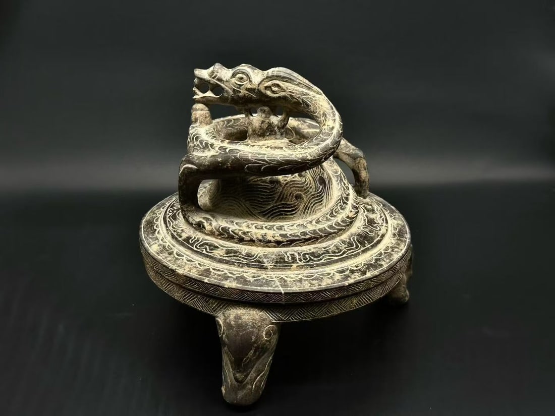 Grey-Stone Coiled-Dragon Inkstone - 2