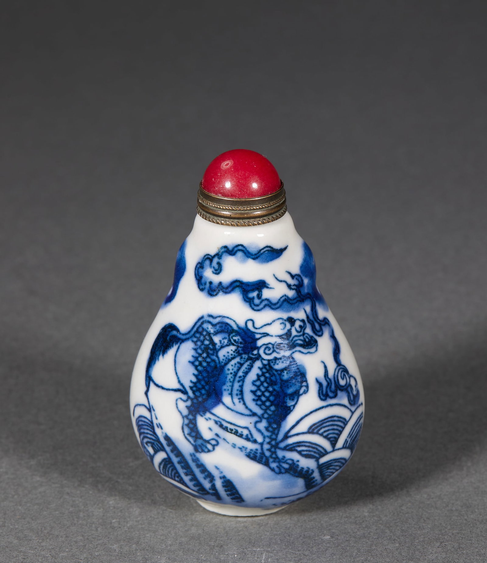 Qing Qilin Snuff Bottle - 2