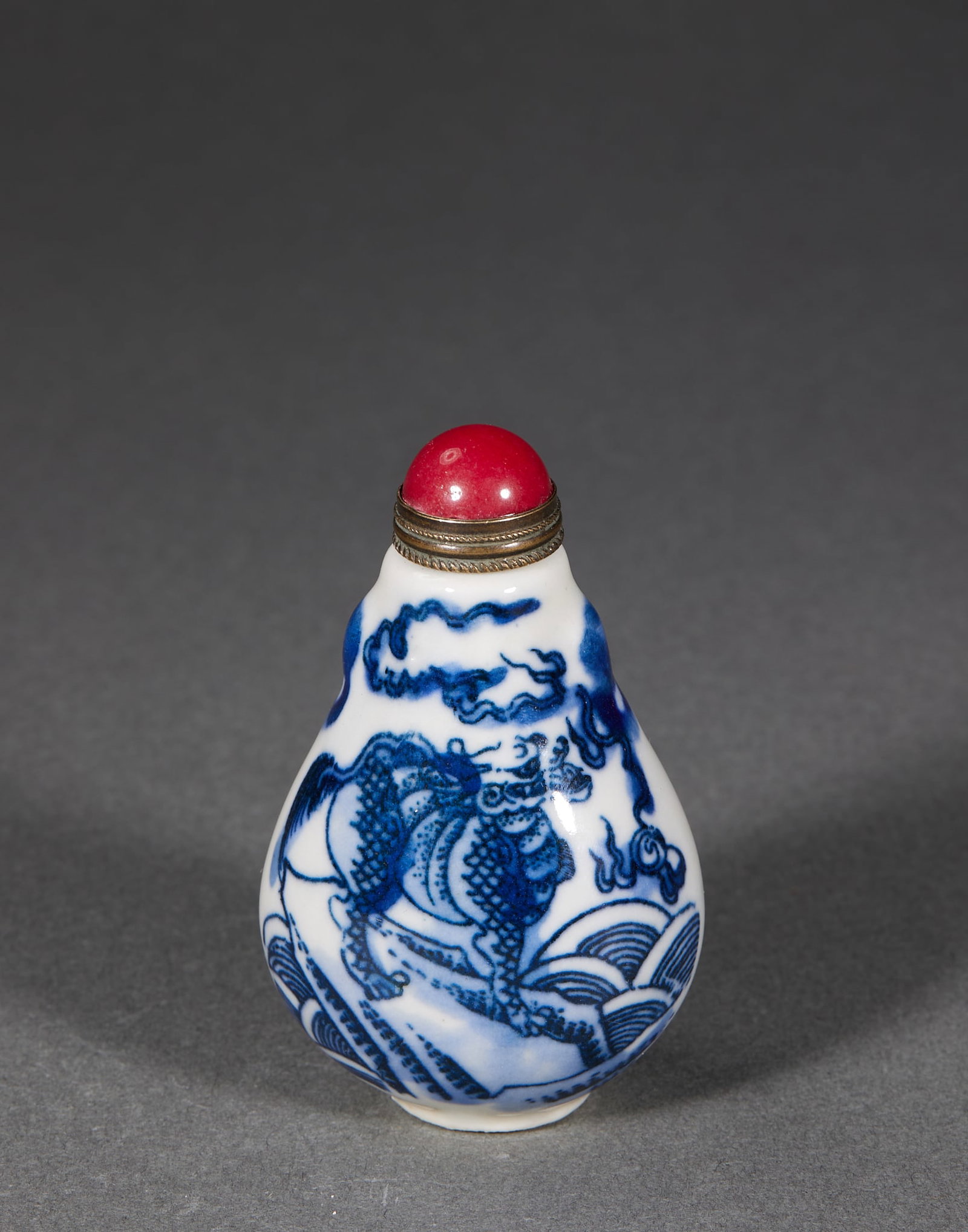 Qing Qilin Snuff Bottle - 3